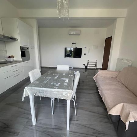 Autumn Apartment Vado Ligure Exterior photo